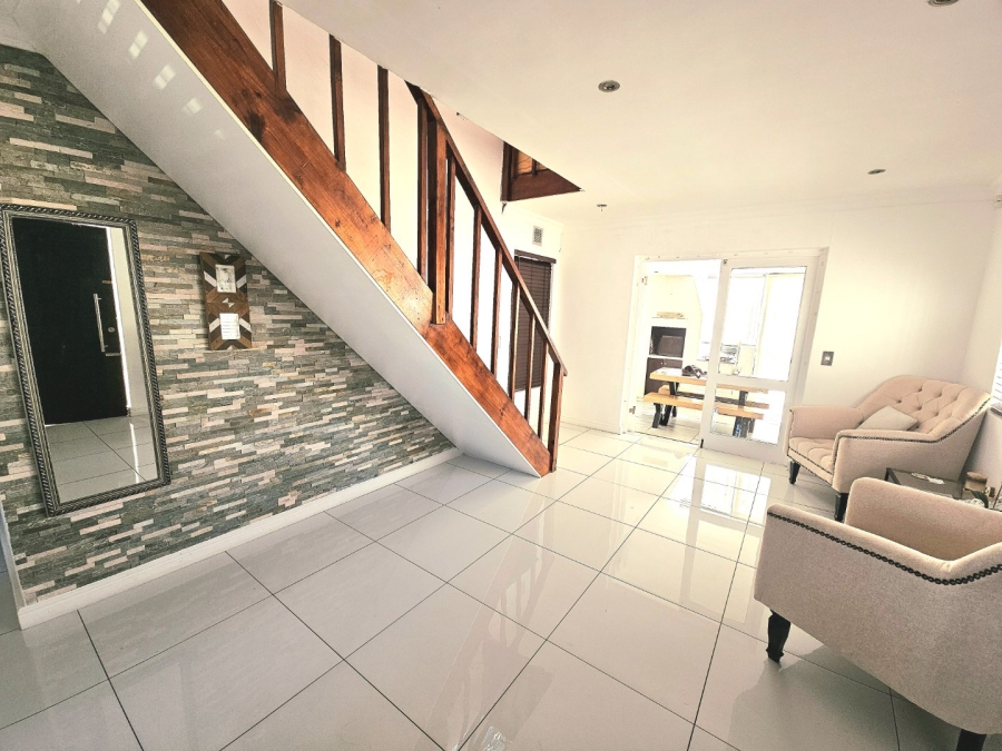 4 Bedroom Property for Sale in Marina Da Gama Western Cape